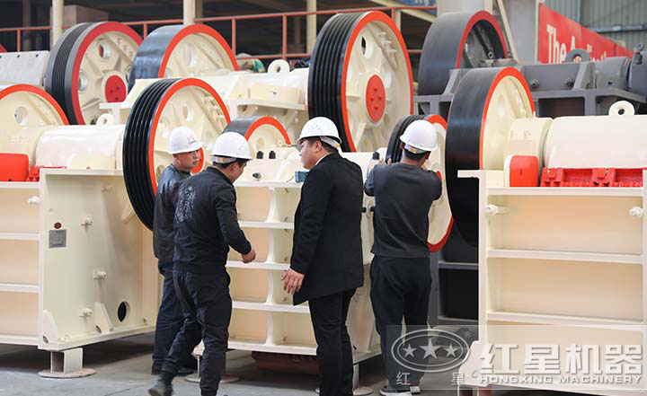 用戶來廠考察，多種設備型號讓用戶眼見為實